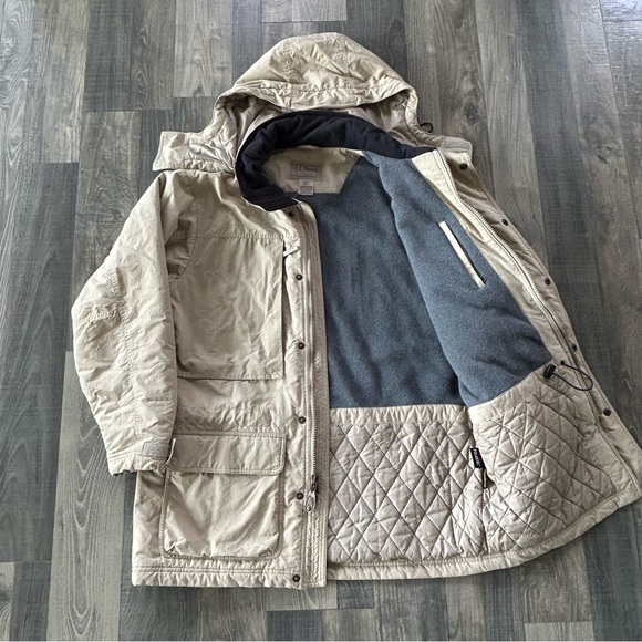 L.L. Bean Other - VTG LL BEAN Winter Thinsulate Coat Parka
ItemID # OKV39
Men’s Large
Khaki/Tan